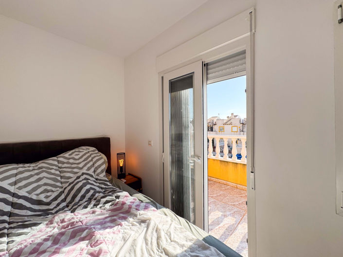 Image No.20-2 Bed Townhouse for sale