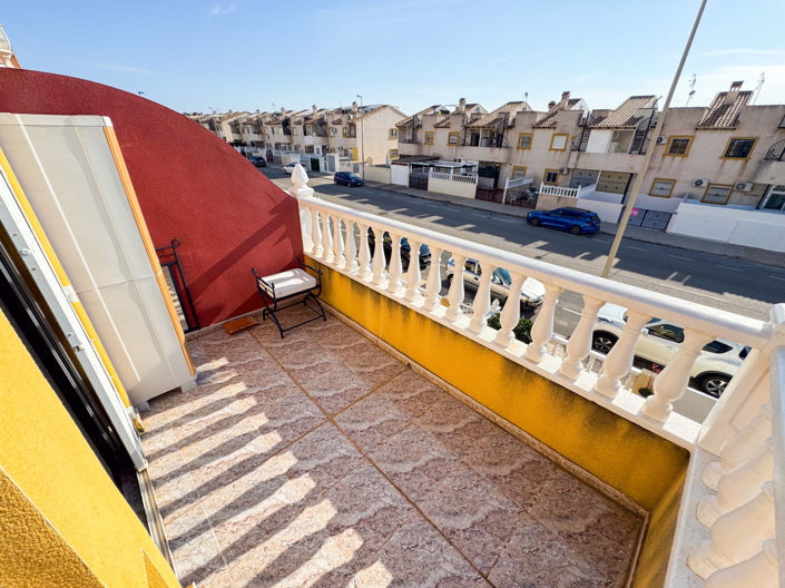 Image No.26-2 Bed Townhouse for sale