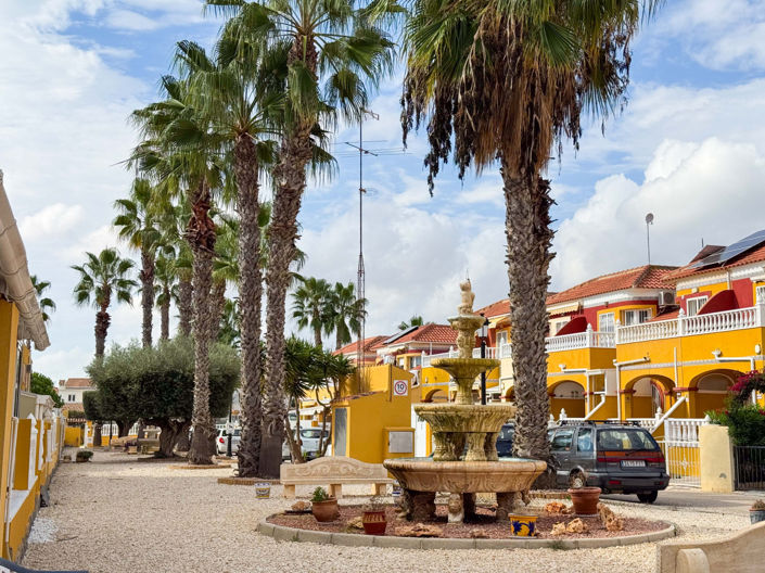 Image No.50-2 Bed Townhouse for sale