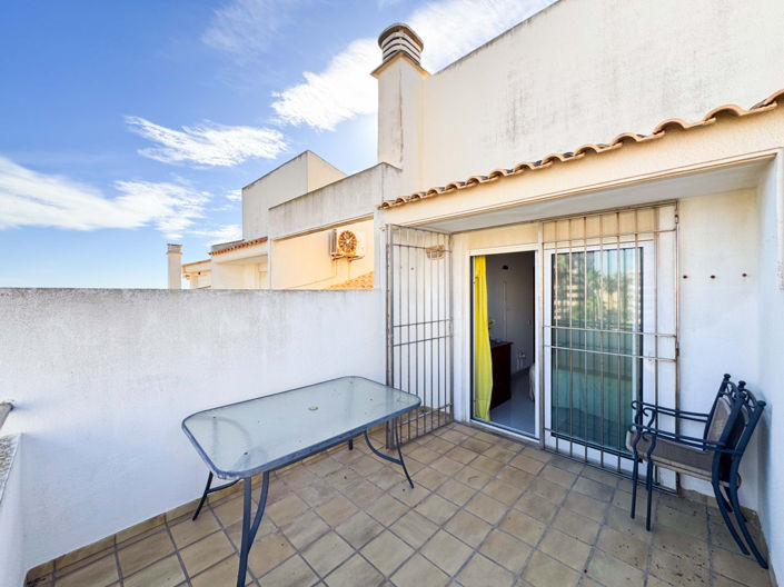 Image No.2-2 Bed Townhouse for sale