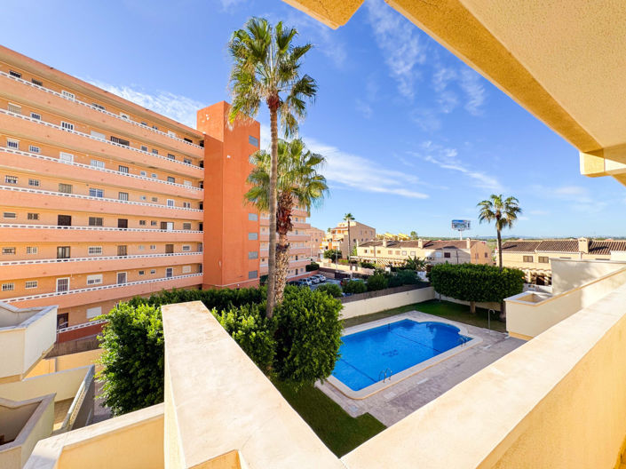 Image No.26-2 Bed Townhouse for sale