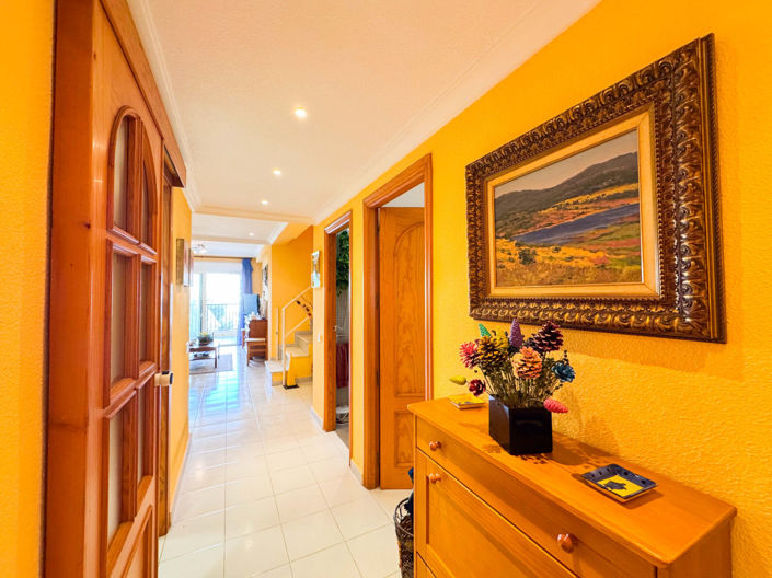 Image No.27-2 Bed Townhouse for sale