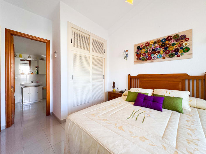 Image No.40-2 Bed Townhouse for sale