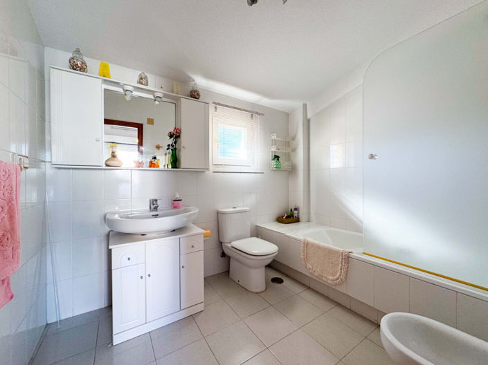 Image No.41-2 Bed Townhouse for sale