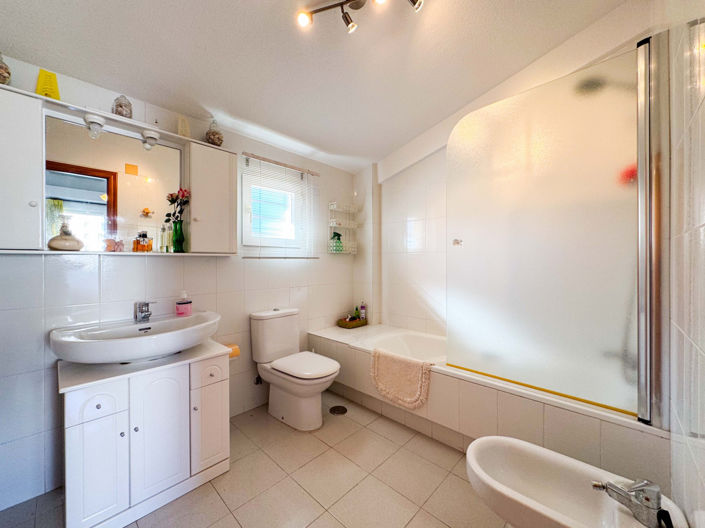 Image No.42-2 Bed Townhouse for sale