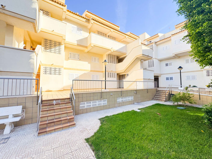 Image No.6-2 Bed Townhouse for sale