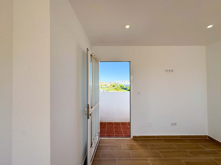 Image No.18-2 Bed Apartment for sale