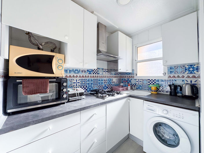 Image No.19-2 Bed Apartment for sale