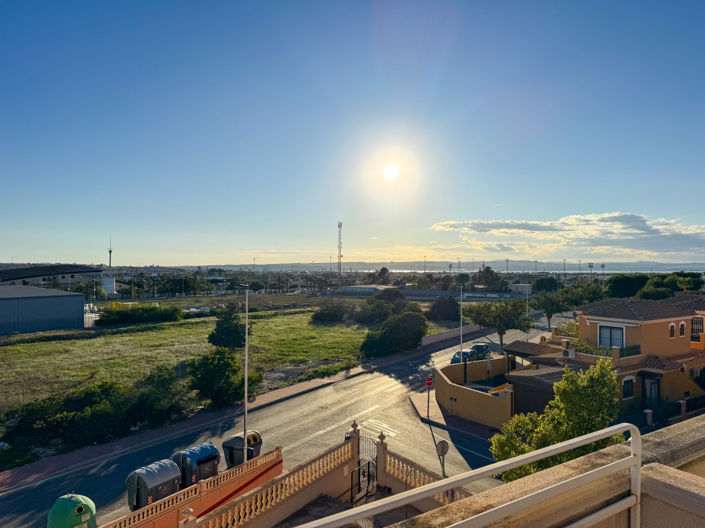 Image No.3-Maison de ville de 3 chambres à vendre à Torrevieja