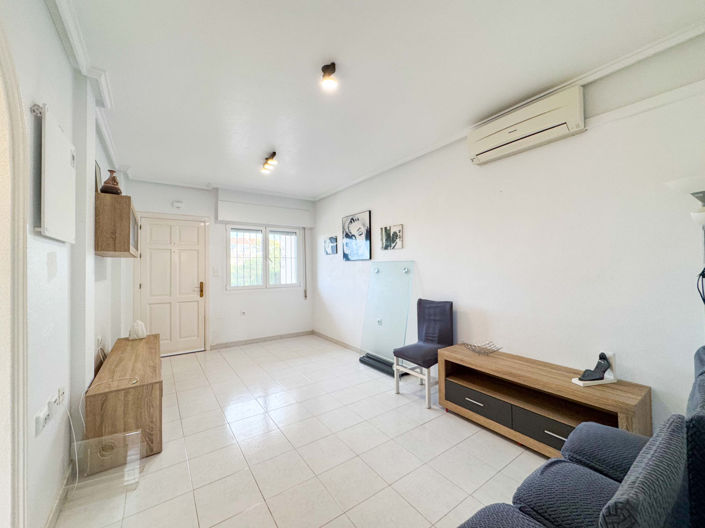 Image No.3-Appartement de 2 chambres à vendre à Torrevieja