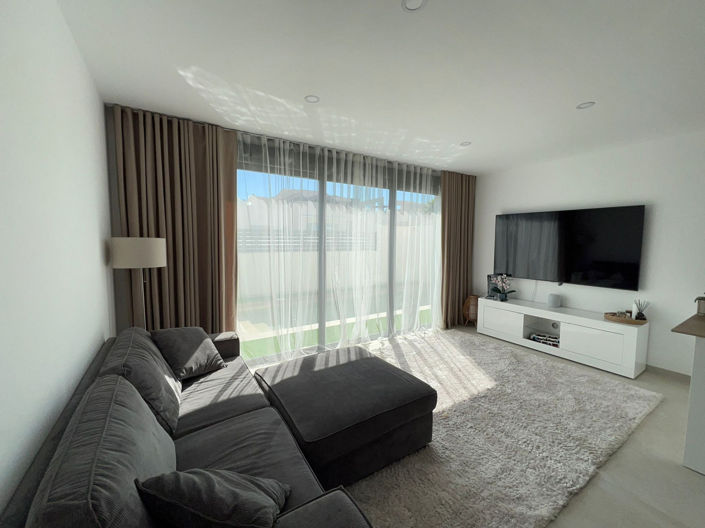 Image No.14-2 Bed Townhouse for sale