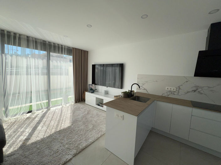 Image No.2-2 Bed Townhouse for sale