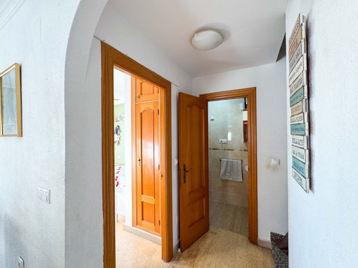 Image No.25-3 Bed Townhouse for sale