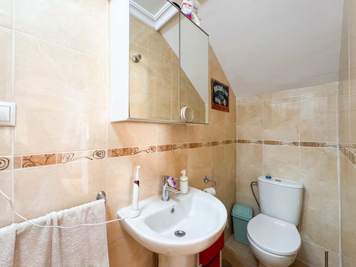 Image No.29-3 Bed Townhouse for sale