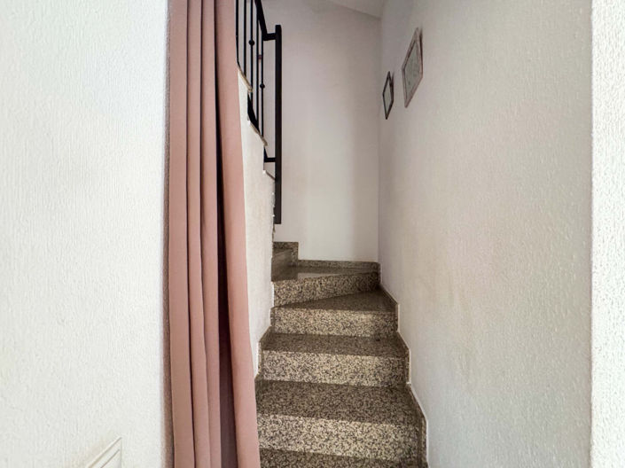 Image No.31-3 Bed Townhouse for sale