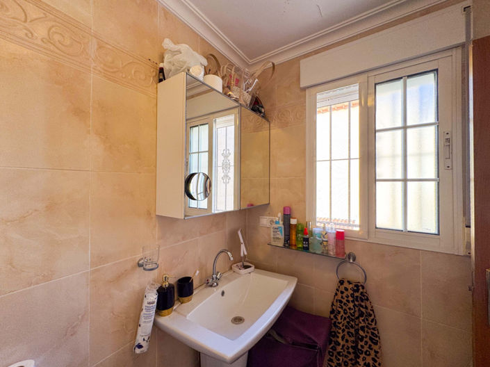 Image No.37-3 Bed Townhouse for sale