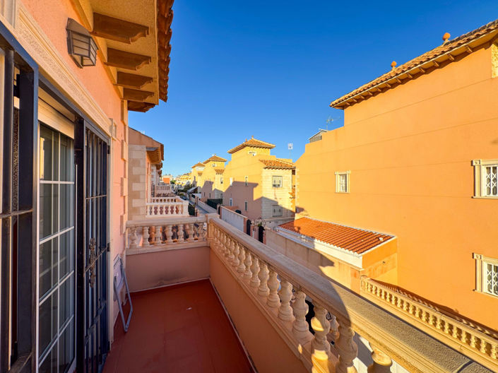 Image No.40-3 Bed Townhouse for sale