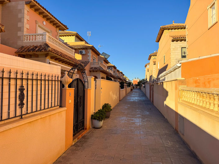 Image No.7-3 Bed Townhouse for sale