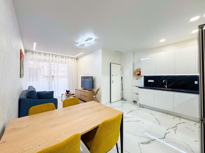 Image No.12-2 Bed Apartment for sale