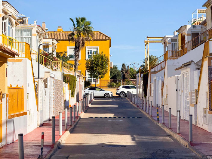 Image No.25-2 Bed Villa for sale