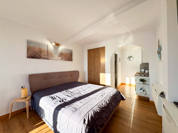 Image No.18-Apartment for sale