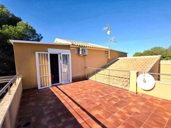 Image No.25-5 Bed Villa for sale