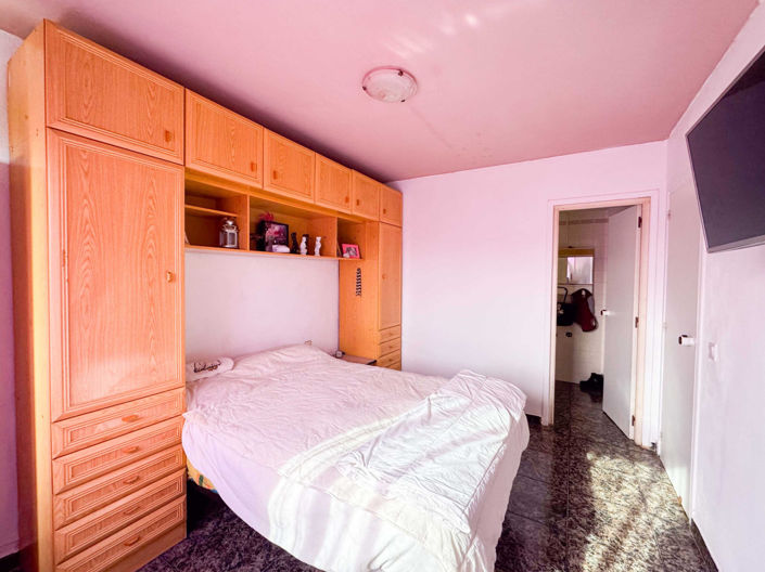 Image No.20-3 Bed Apartment for sale