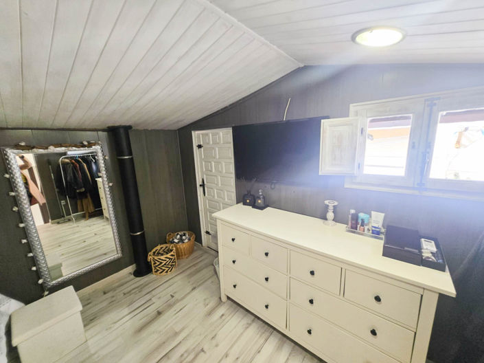 Image No.15-3 Bed Townhouse for sale