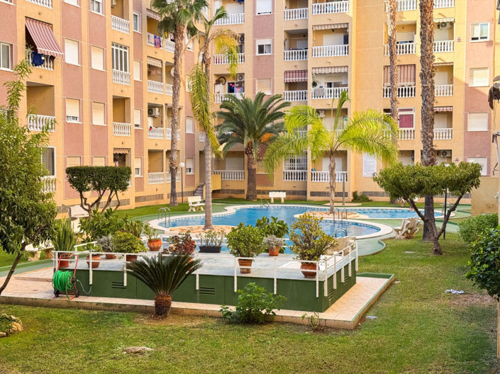 Image No.10-1 Bed Apartment for sale