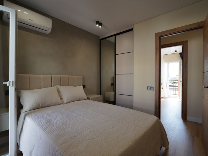 Image No.29-2 Bed Townhouse for sale