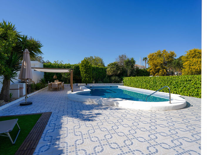 Image No.19-3 Bed Villa for sale