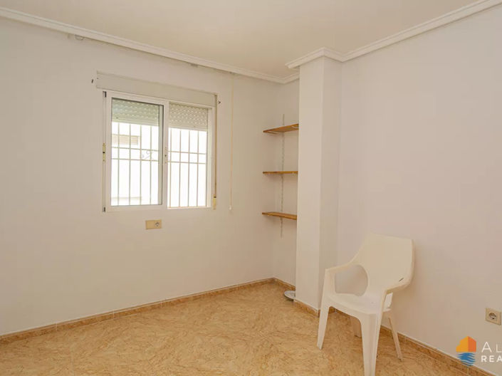 Image No.2-Appartement de 2 chambres à vendre à Torrevieja