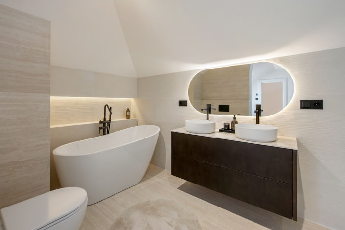 Image No.23-3 Bed Property for sale