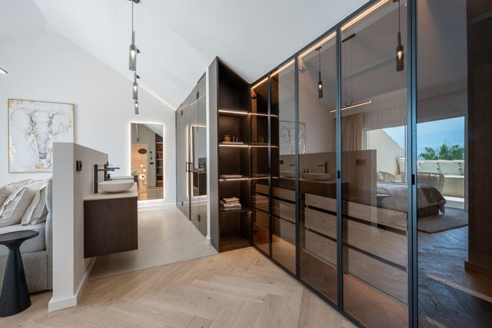 Image No.28-3 Bed Property for sale