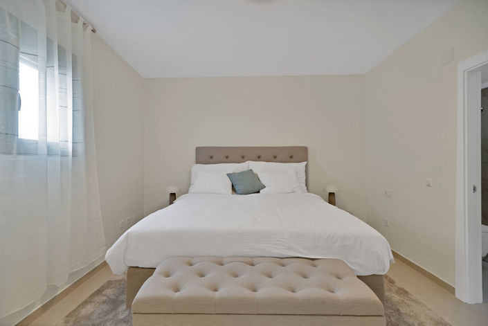 Image No.25-4 Bed Apartment for sale