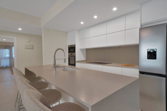 Image No.4-4 Bed Apartment for sale