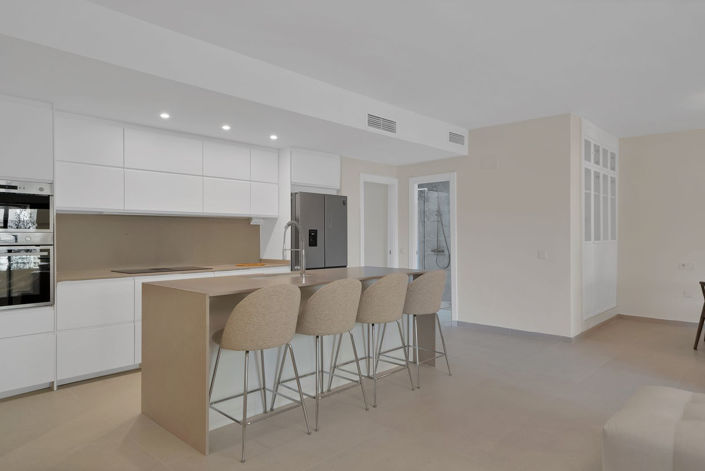 Image No.33-4 Bed Apartment for sale