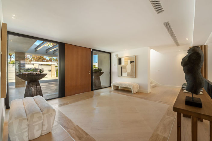 Image No.10-6 Bed Villa for sale