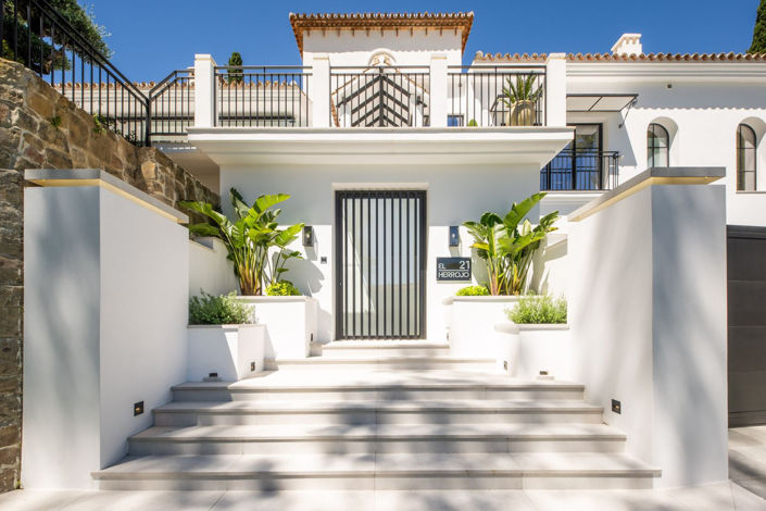 Image No.20-5 Bed Villa for sale