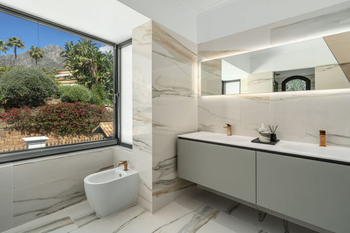 Image No.18-5 Bed Villa for sale