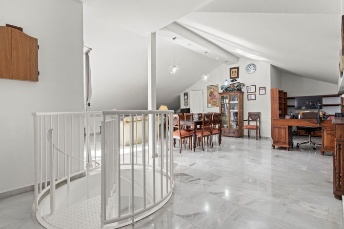 Image No.30-4 Bed Penthouse for sale
