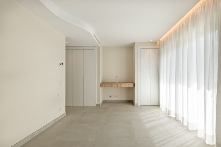 Image No.18-4 Bed House for sale