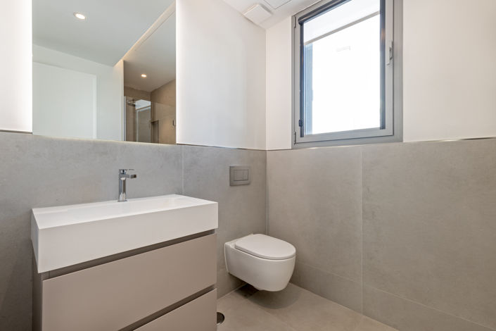 Image No.19-4 Bed House for sale