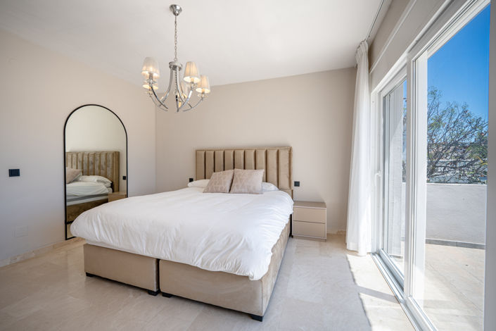 Image No.19-6 Bed Villa for sale