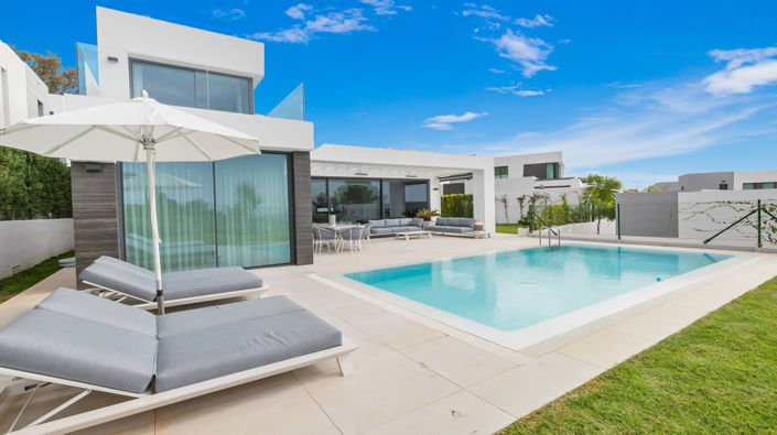 Image No.2-6 Bed Villa for sale