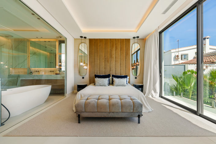 Image No.17-5 Bed Villa for sale