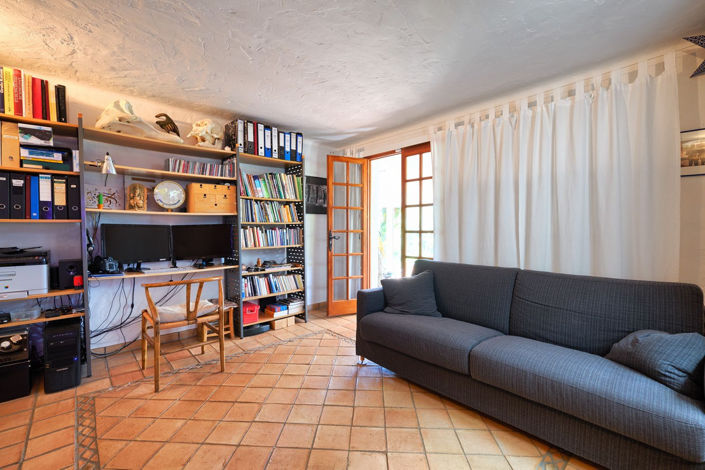 Image No.33-2 Bed Villa for sale