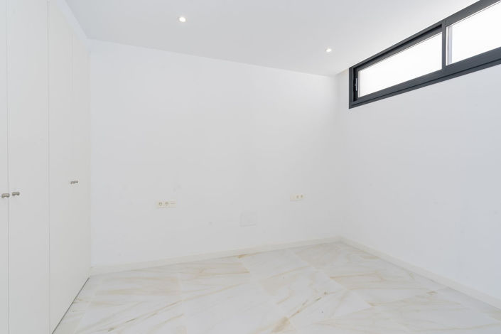 Image No.30-4 Bed Villa for sale