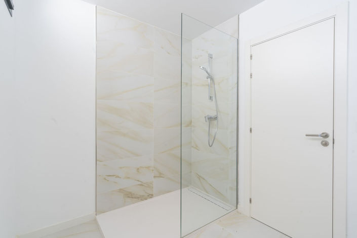 Image No.6-4 Bed Villa for sale