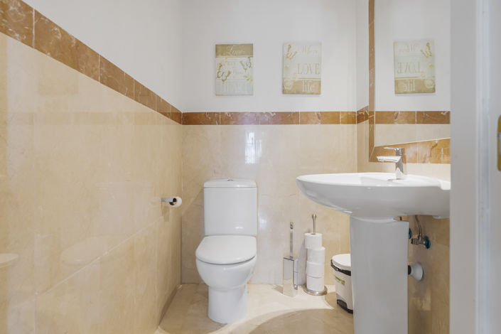 Image No.35-5 Bed Townhouse for sale